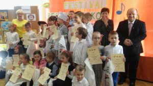 Zdjęcie przedstawia uczestników wydarzenia "zdrowym być"