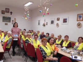 Zdjęcie przedstawia uczestników spotkania w Klubie Seniora w Zaściankach.