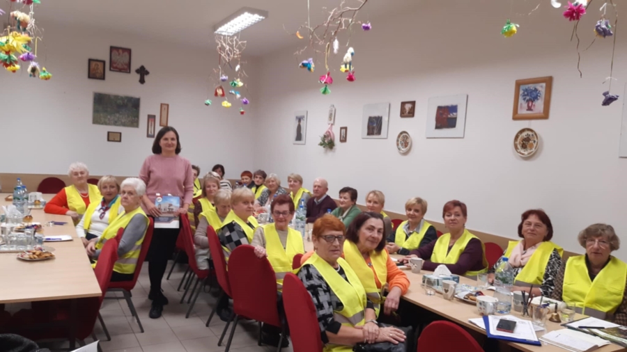 Zdjęcie przedstawia uczestników spotkania w Klubie Seniora w Zaściankach.